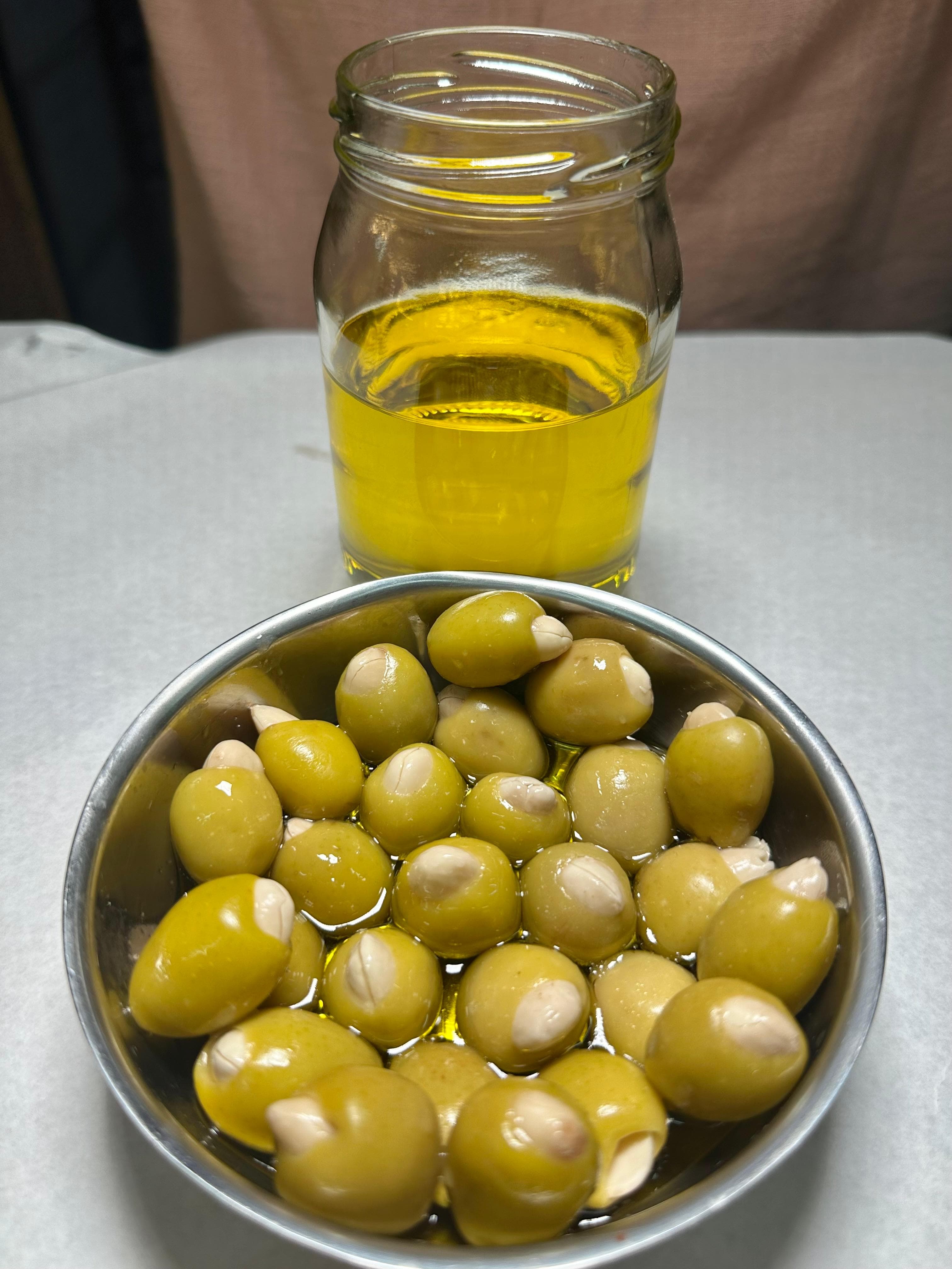 Badem Dolgulu Yeşil Zeytin